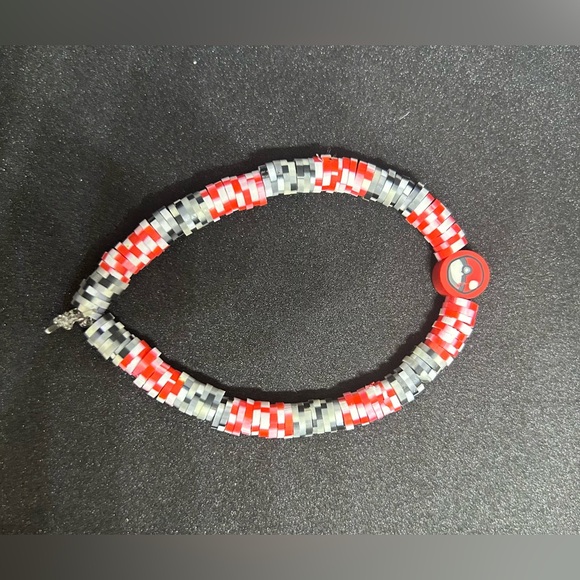 Poke Ball (Pokemon) Heishi Bracelet - Picture 7 of 7